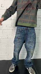 GRAFFITO STAFF NOTE WHISKER WASH JEANS