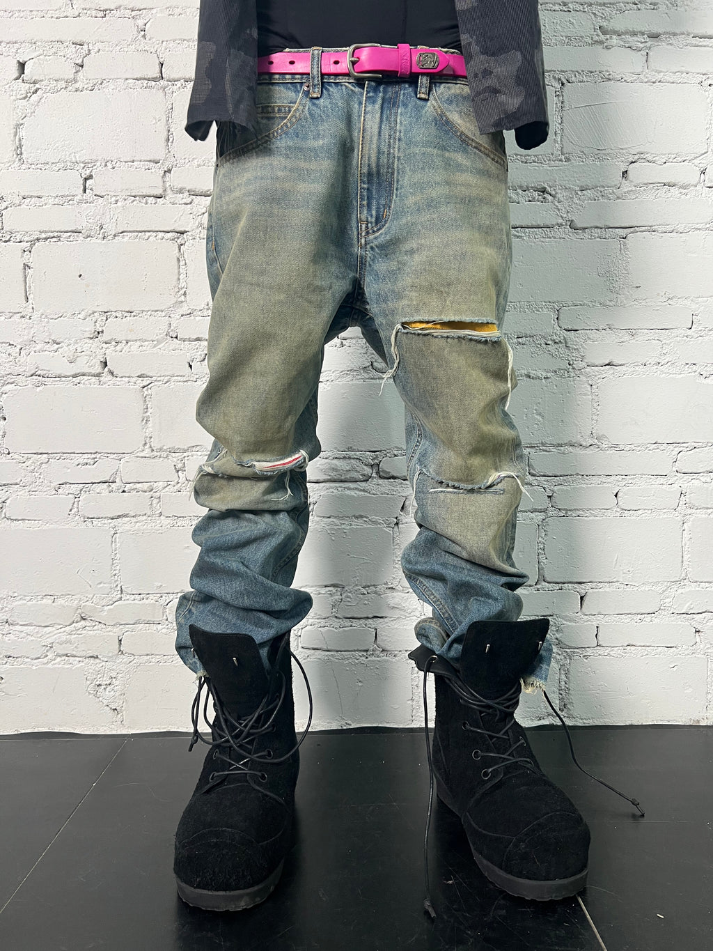 DESTROY WASH SLIM STRAIGHT JEANS