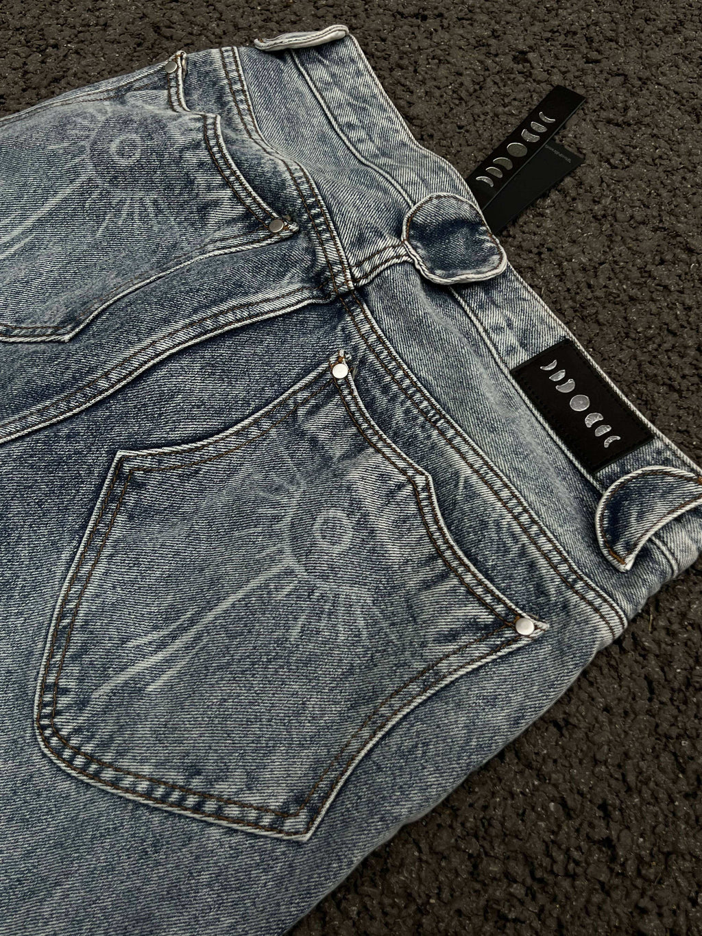 Distressed Stacked Jeans - TecNineGroup