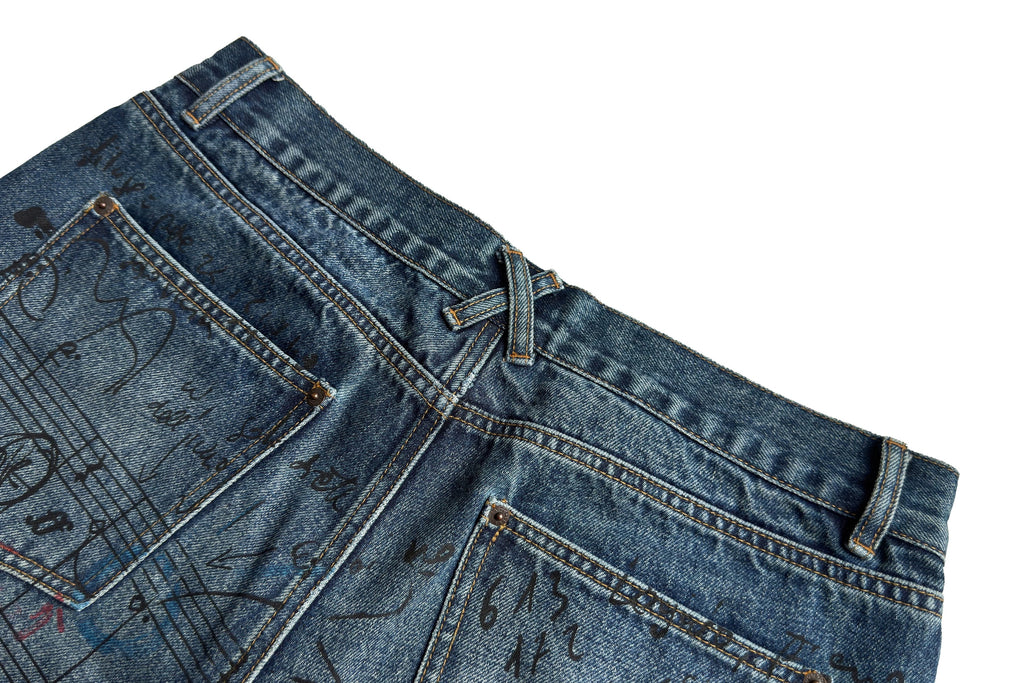 GRAFFITO STAFF NOTE WHISKER WASH JEANS