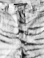 WHITE TIGER