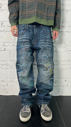 GRAFFITO STAFF NOTE WHISKER WASH JEANS